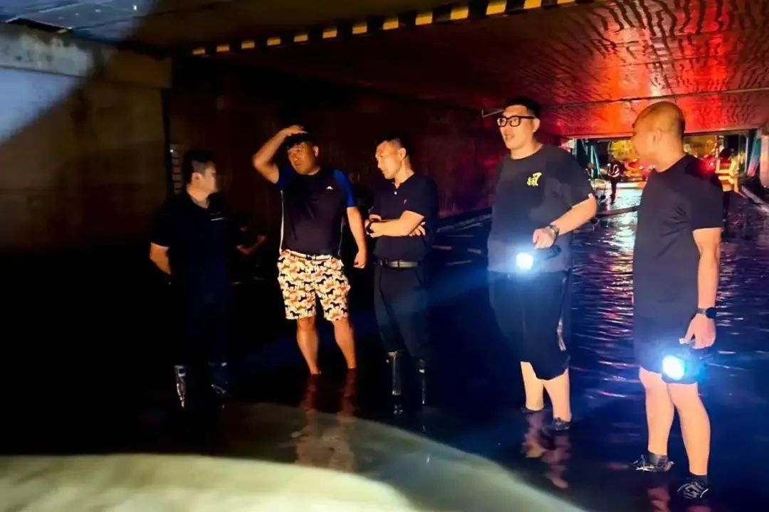 【聚焦】致敬雨中逆行者！中北华宇驰援大孙各庄镇